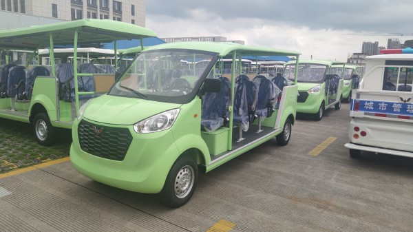 五菱11座电动观光车