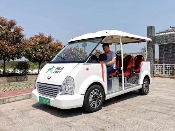 五菱8座电动观光车