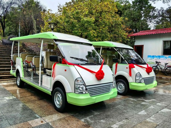 五菱14座电动观光车