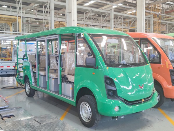 五菱14座电动观光车