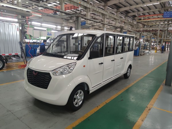五菱M系列10座电动观光车